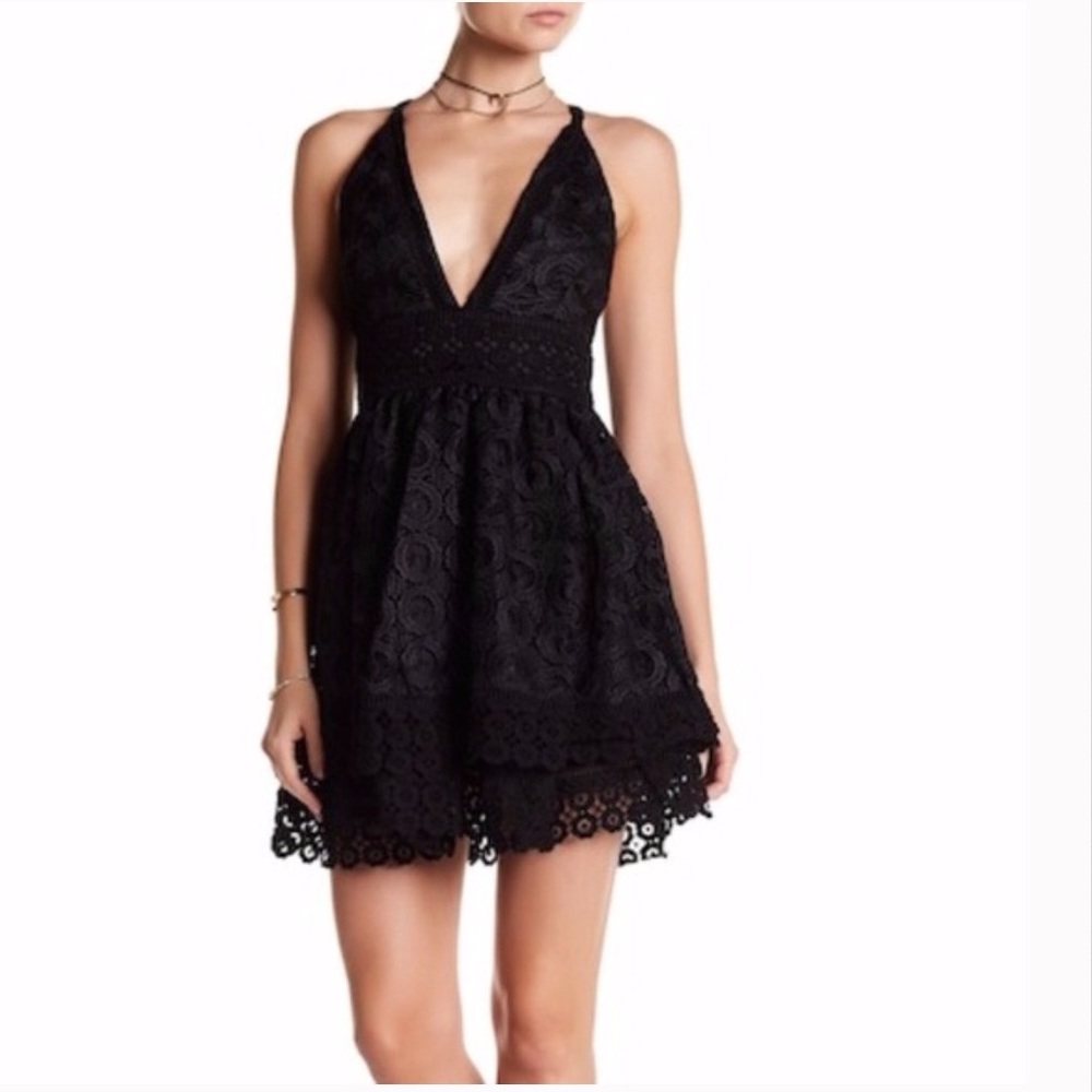 Lovers + friends BLACK LACE Crochet Dress - Picture 1 of 6